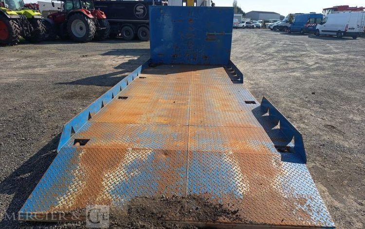 SCANIA PORTEUR P410 AMPLIROLL AVEC PLATEAU – PTAC 26 TONNES – DIESEL  – ANNEE 2019 BLANC FC-614-YB