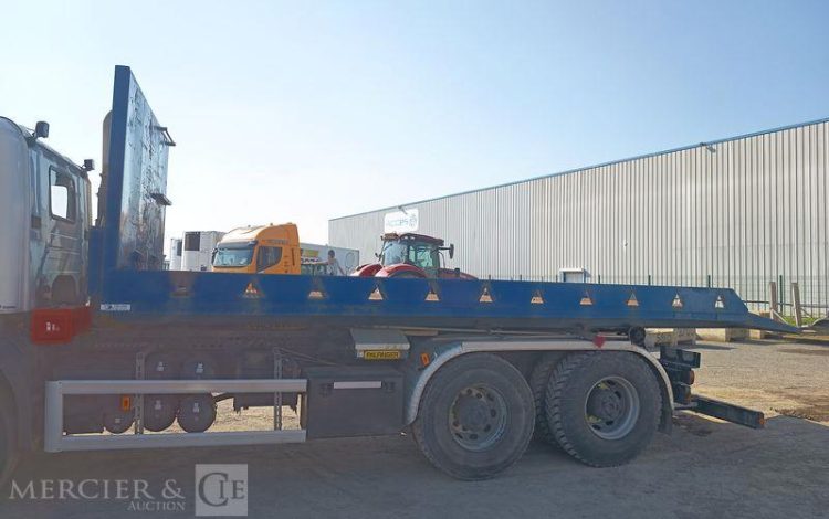 SCANIA PORTEUR P410 AMPLIROLL AVEC PLATEAU – PTAC 26 TONNES – DIESEL  – ANNEE 2019 BLANC FC-614-YB