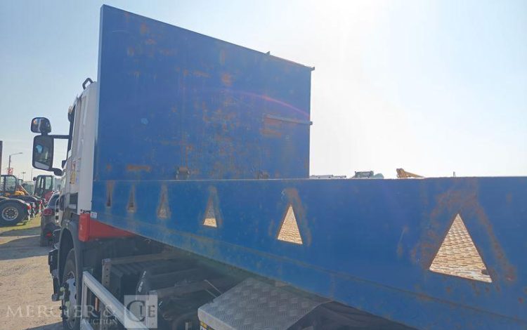 SCANIA PORTEUR P410 AMPLIROLL AVEC PLATEAU – PTAC 26 TONNES – DIESEL  – ANNEE 2019 BLANC FC-614-YB