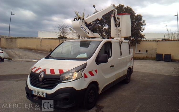 RENAULT TRAFIC NACELLE SUR VL 9M 896H  L1H1 1200 120CH GD CONFORT BLANC FD-062-PZ