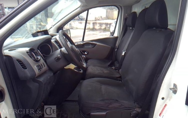 RENAULT TRAFIC NACELLE SUR VL 9M 896H  L1H1 1200 120CH GD CONFORT BLANC FD-062-PZ