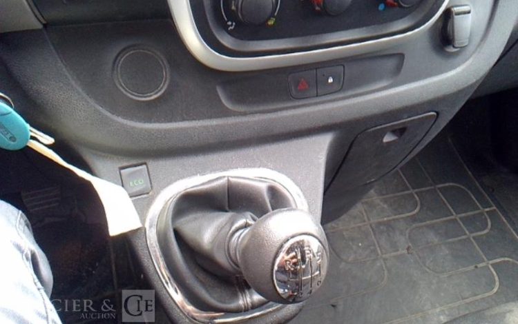 RENAULT TRAFIC NACELLE SUR VL 9M 896H  L1H1 1200 120CH GD CONFORT BLANC FD-062-PZ