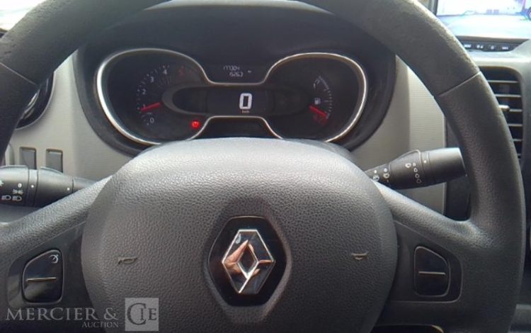 RENAULT TRAFIC NACELLE SUR VL 9M 896H  L1H1 1200 120CH GD CONFORT BLANC FD-062-PZ