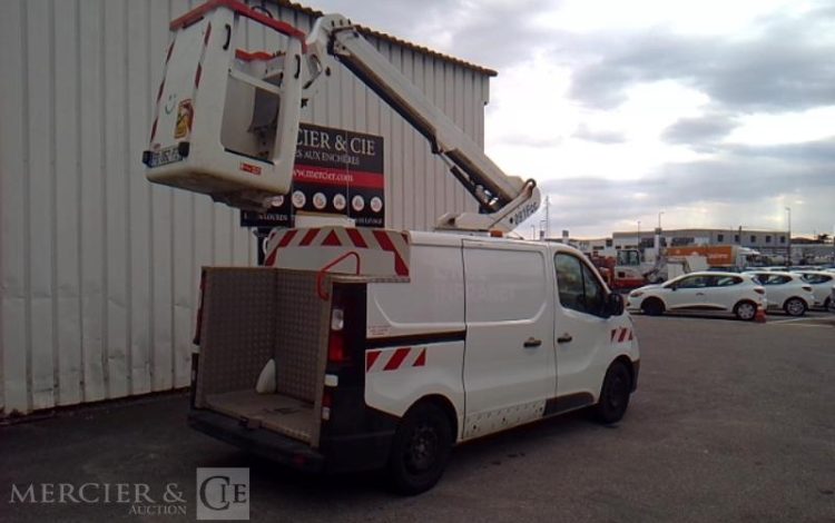 RENAULT TRAFIC NACELLE SUR VL 9M 896H  L1H1 1200 120CH GD CONFORT BLANC FD-062-PZ