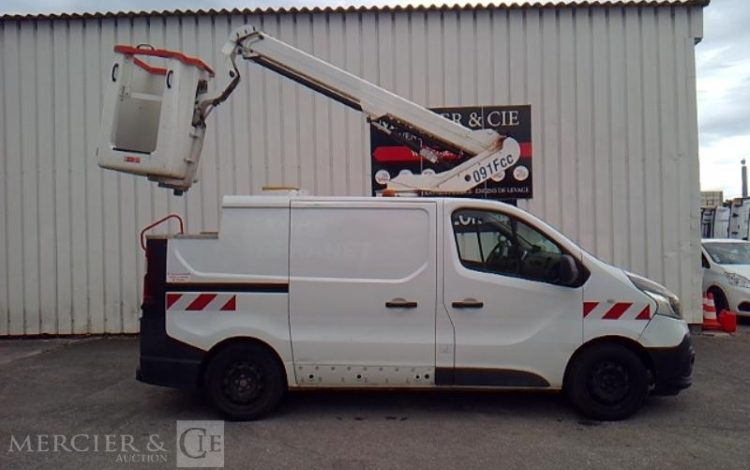 RENAULT TRAFIC NACELLE SUR VL 9M 896H  L1H1 1200 120CH GD CONFORT BLANC FD-062-PZ