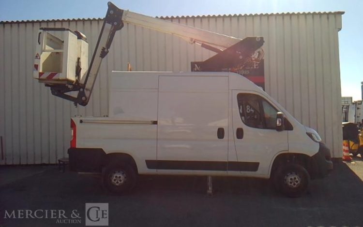 PEUGEOT BOXER NACELLE SUR VL KLUBB  K38P 14M 2334H L2H2 335 130CH PREMIUM BLANC FF-641-KP