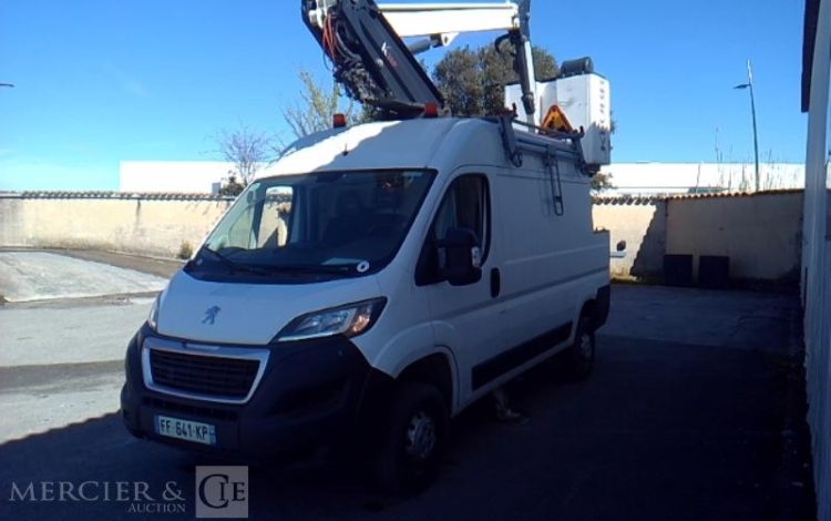 PEUGEOT BOXER NACELLE SUR VL KLUBB  K38P 14M 2334H L2H2 335 130CH PREMIUM BLANC FF-641-KP