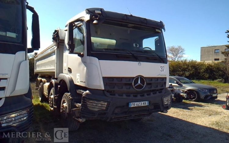 MERCEDES AROCS 3243 BLUETEC6 8X4 PTAC 32T BIBENNE NON ROULANT BLANC FK-423-XK
