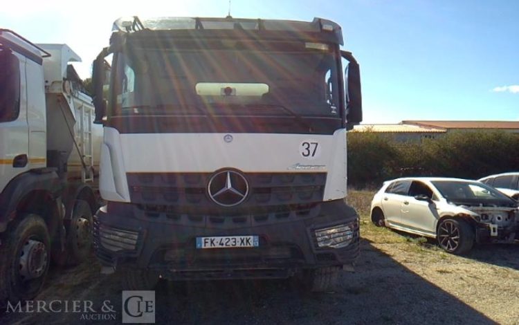 MERCEDES AROCS 3243 BLUETEC6 8X4 PTAC 32T BIBENNE NON ROULANT BLANC FK-423-XK