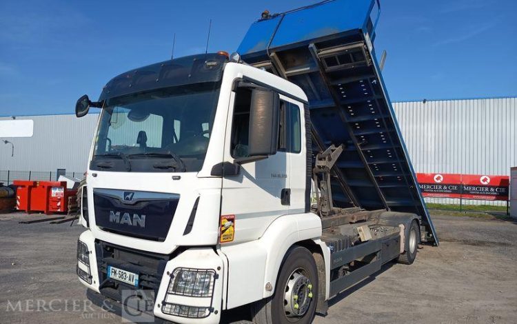 MAN PORTEUR TGS 18,320 PORTE ENGIN – PTAC : 19 TONNES – DIESEL – ANNEE 2019 BLANC FM-583-AV