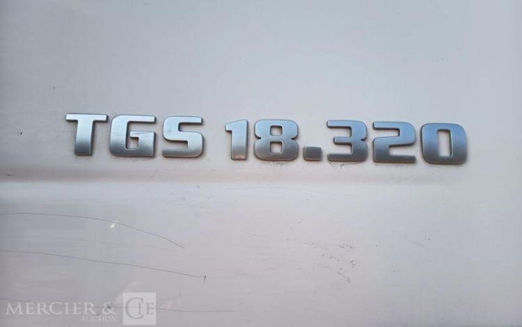 MAN PORTEUR TGS 18,320 PORTE ENGIN – PTAC : 19 TONNES – DIESEL – ANNEE 2019 BLANC FM-583-AV