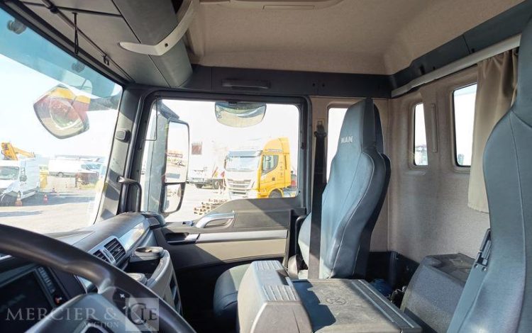 MAN PORTEUR TGS 18,320 PORTE ENGIN – PTAC : 19 TONNES – DIESEL – ANNEE 2019 BLANC FM-583-AV