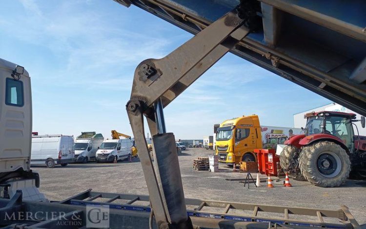 MAN PORTEUR TGS 18,320 PORTE ENGIN – PTAC : 19 TONNES – DIESEL – ANNEE 2019 BLANC FM-583-AV