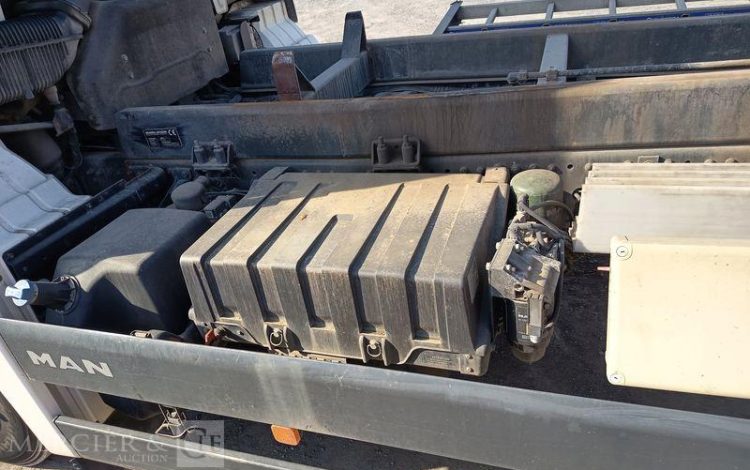 MAN PORTEUR TGS 18,320 PORTE ENGIN – PTAC : 19 TONNES – DIESEL – ANNEE 2019 BLANC FM-583-AV