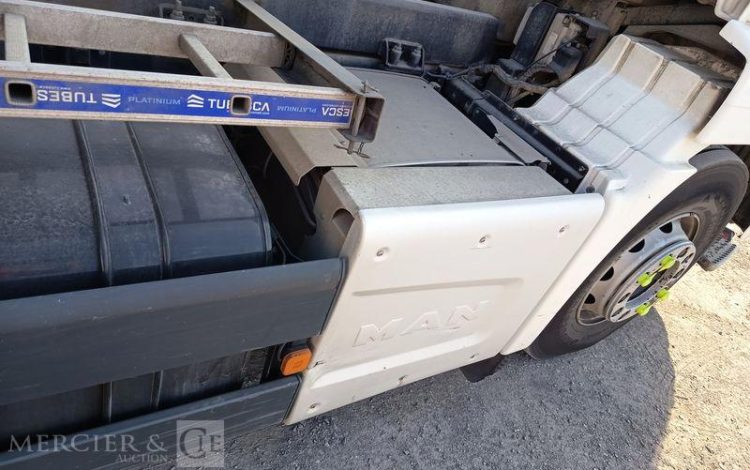 MAN PORTEUR TGS 18,320 PORTE ENGIN – PTAC : 19 TONNES – DIESEL – ANNEE 2019 BLANC FM-583-AV