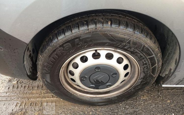 CITROEN JUMPY FOURGON 2.0 BLUEHDI 120 M L2 DRIVER EAT GRIS FN-980-PX