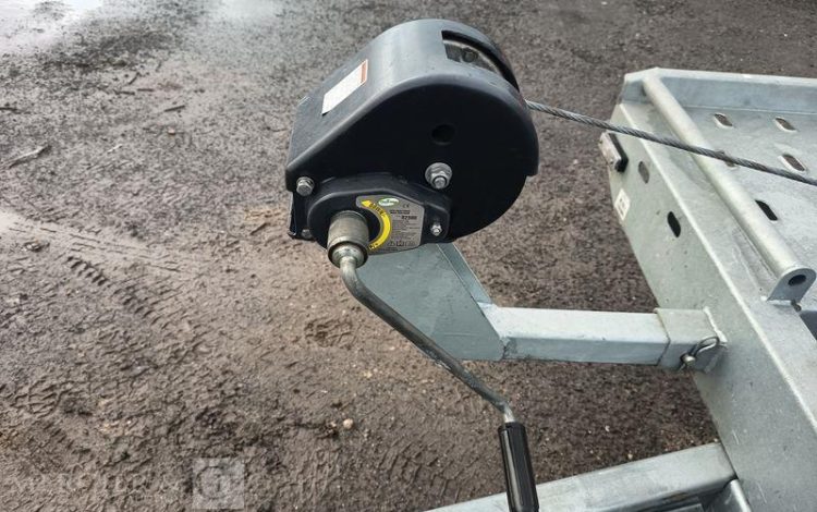 LIDER REMORQUE PORTE VOITURE 39790 – 2 ESSIEUX – PTAC 2,7 TONNES – ANNEE 2020  FP-284-TR