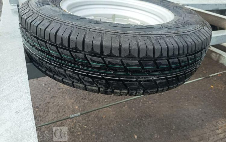 LIDER REMORQUE PORTE VOITURE 39790 – 2 ESSIEUX – PTAC 2,7 TONNES – ANNEE 2020  FP-284-TR