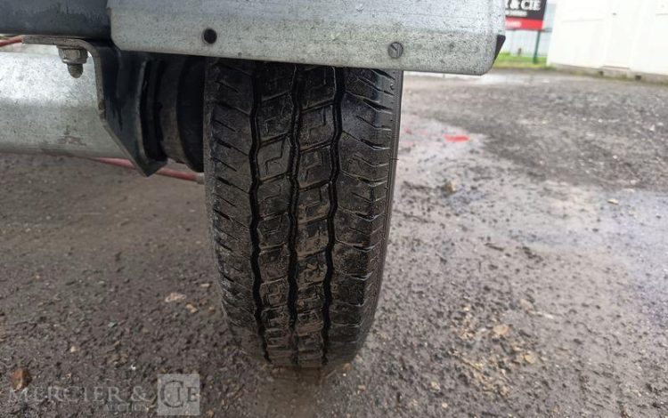 LIDER REMORQUE PORTE VOITURE 39790 – 2 ESSIEUX – PTAC 2,7 TONNES – ANNEE 2020  FP-284-TR