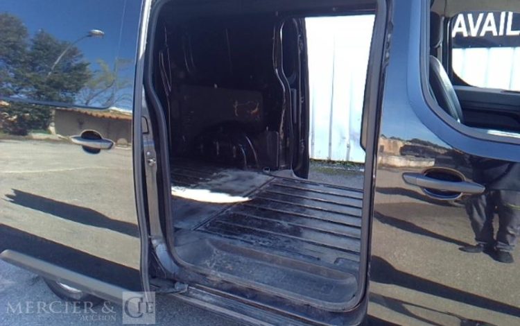 PEUGEOT EXPERT FG 1.5 BLUEHDI 120CH L1 PREMIUM S&S NOIR FP-327-QP