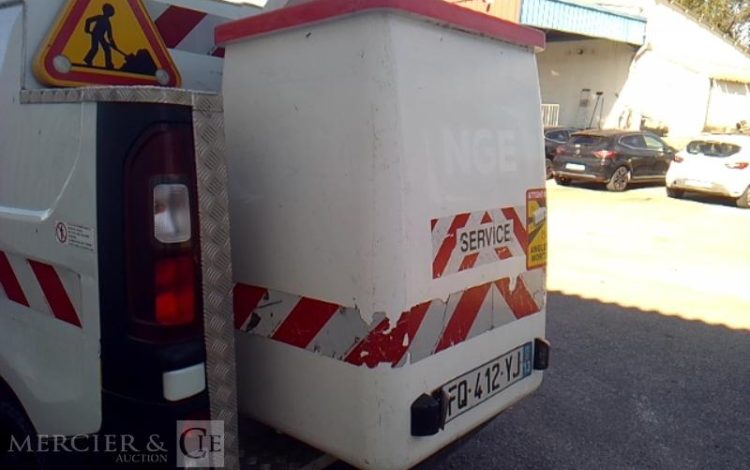 RENAULT TRAFIC NACELLE SUR VL 11M 1163H L1H1 1200 120CH GD CONFORT BLANC FQ-412-YJ