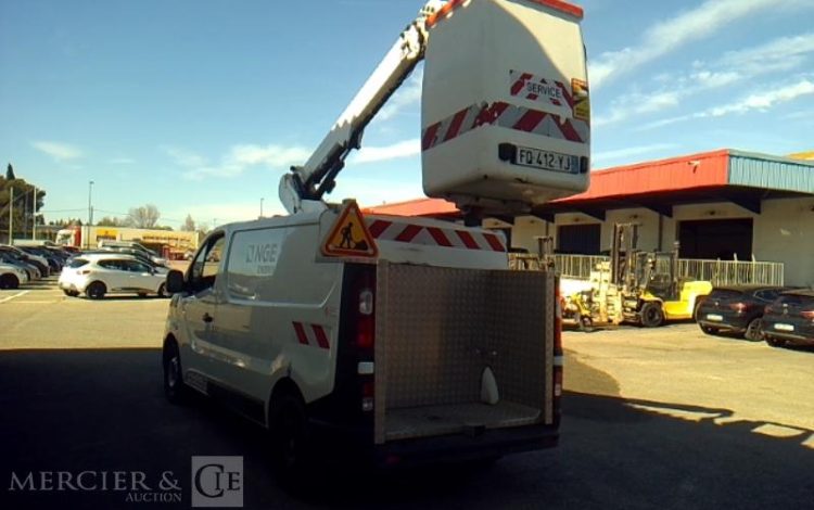 RENAULT TRAFIC NACELLE SUR VL 11M 1163H L1H1 1200 120CH GD CONFORT BLANC FQ-412-YJ