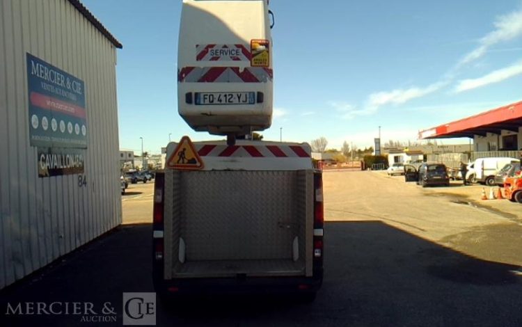 RENAULT TRAFIC NACELLE SUR VL 11M 1163H L1H1 1200 120CH GD CONFORT BLANC FQ-412-YJ