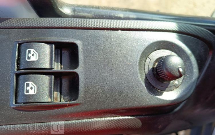 IVECO DAILY VI 35C16 156 CV AVEC HAYON – DIESEL – 47720 KMS – ANNEE 2020 BLANC FS-383-KE