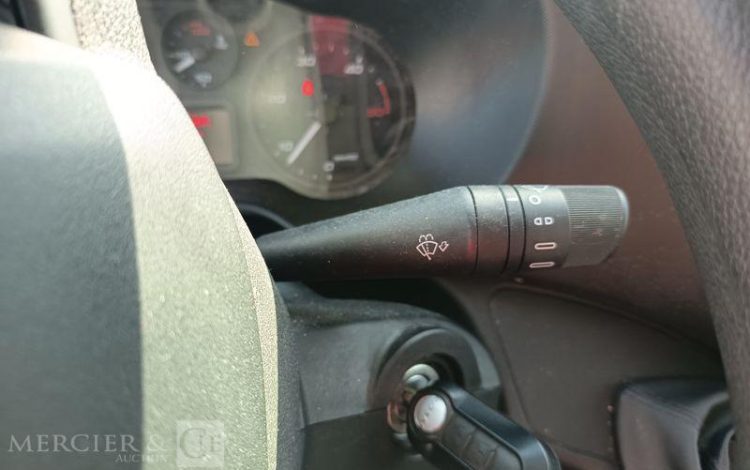 IVECO DAILY VI 35C16 156 CV AVEC HAYON – DIESEL – 47720 KMS – ANNEE 2020 BLANC FS-383-KE