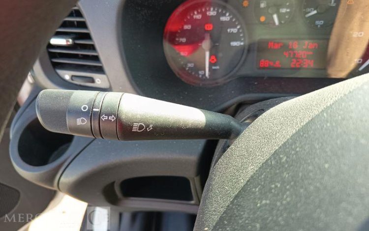 IVECO DAILY VI 35C16 156 CV AVEC HAYON – DIESEL – 47720 KMS – ANNEE 2020 BLANC FS-383-KE