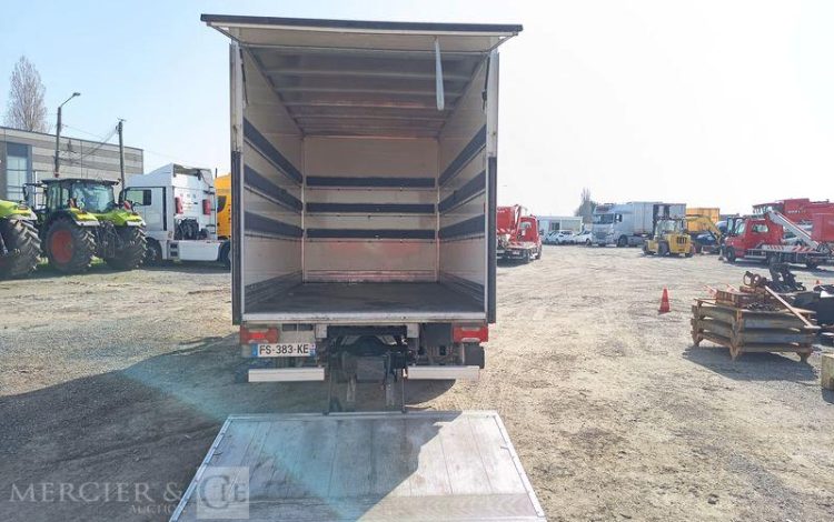 IVECO DAILY VI 35C16 156 CV AVEC HAYON – DIESEL – 47720 KMS – ANNEE 2020 BLANC FS-383-KE