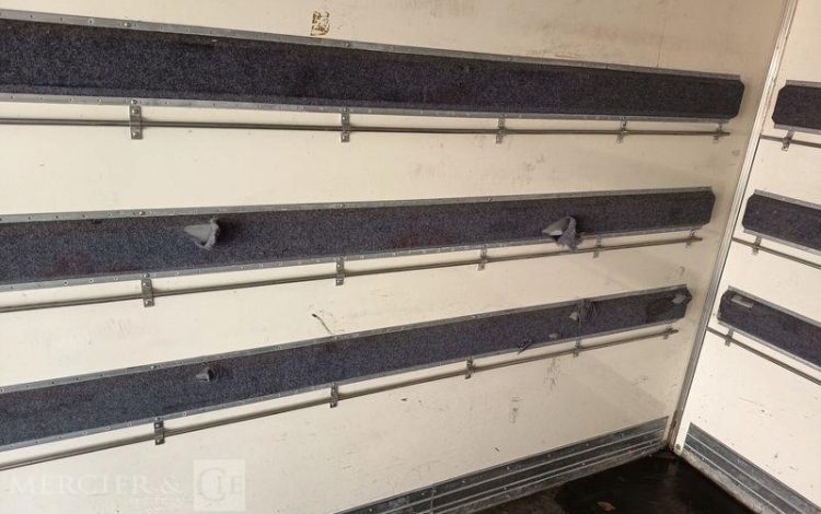 IVECO DAILY VI 35C16 156 CV AVEC HAYON – DIESEL – 47720 KMS – ANNEE 2020 BLANC FS-383-KE