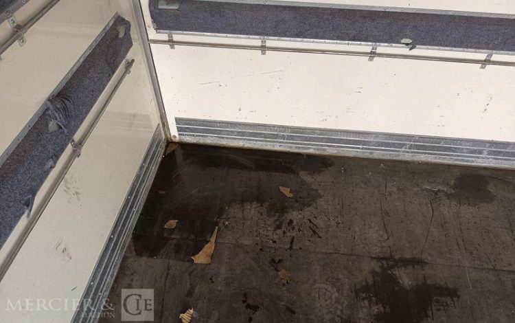 IVECO DAILY VI 35C16 156 CV AVEC HAYON – DIESEL – 47720 KMS – ANNEE 2020 BLANC FS-383-KE