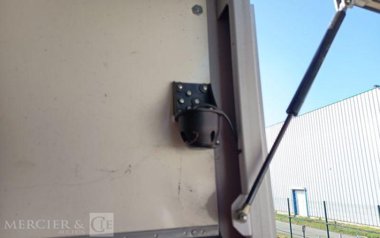 IVECO DAILY VI 35C16 156 CV AVEC HAYON – DIESEL – 47720 KMS – ANNEE 2020 BLANC FS-383-KE