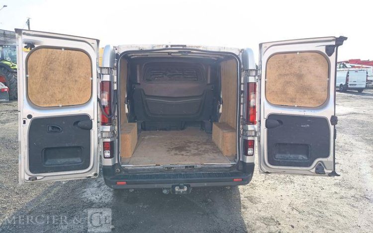 NISSAN NV300 FOURGON 2.0 DCI 145ch – CABINE APPRO – DIESEL – 105234 KMS – ANNEE 2020 GRIS FV-208-LF