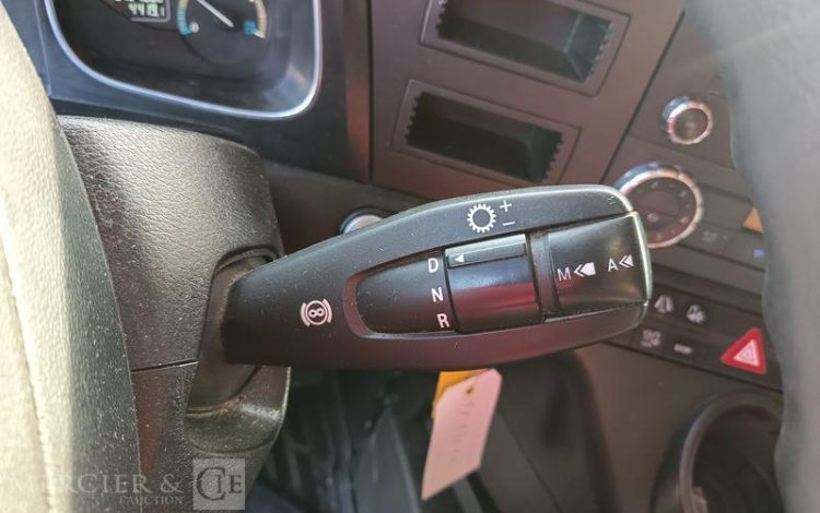 MERCEDES ACTROS 1846 – DIESEL – PTRA : 44 TONNES – 572400 KMS – ANNEE 2017 ROUGE FY-646-KH