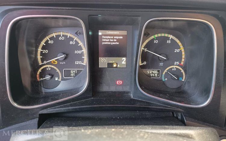 MERCEDES ACTROS 1846 – DIESEL – PTRA : 44 TONNES – 572400 KMS – ANNEE 2017 ROUGE FY-646-KH