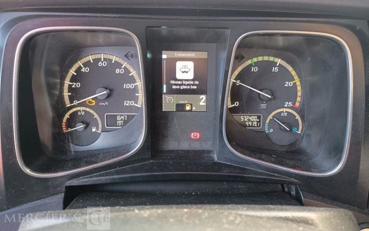 MERCEDES ACTROS 1846 – DIESEL – PTRA : 44 TONNES – 572400 KMS – ANNEE 2017 ROUGE FY-646-KH