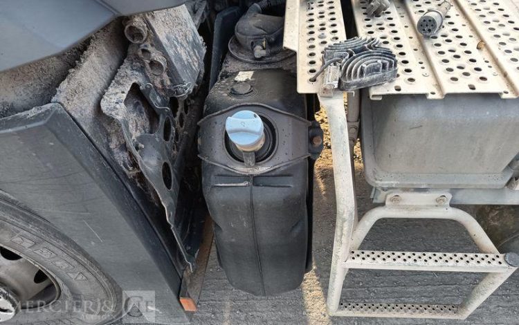 MERCEDES ACTROS 1846 – DIESEL – PTRA : 44 TONNES – 572400 KMS – ANNEE 2017 ROUGE FY-646-KH