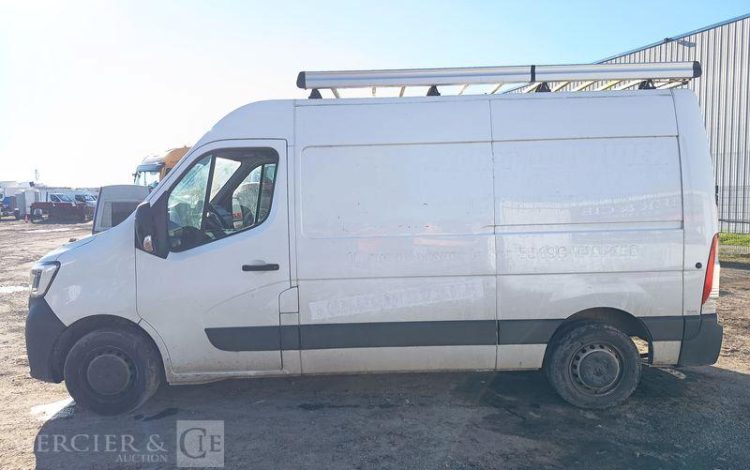 RENAULT MASTER FOURGON 2.3 DCI 135 33 L2H2 CONFORT BLANC GB-208-PT