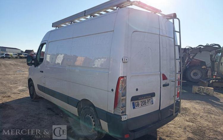 RENAULT MASTER FOURGON 2.3 DCI 135 33 L2H2 CONFORT BLANC GB-208-PT