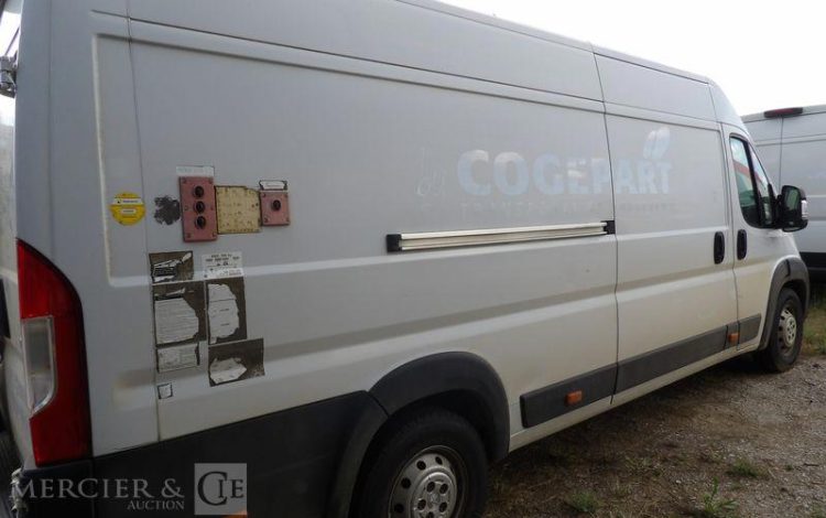 PEUGEOT BOXER PREMIUM 435 BHDI165 Bois 1/2 HAYON  GB-958-MH