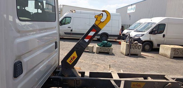 IVECO DAILY 6 CCB 35C16 3,0D 16V 160 CV  EQUIPE BRAS AMPLIROL + 3 BENNES BLANC GB-958-PW