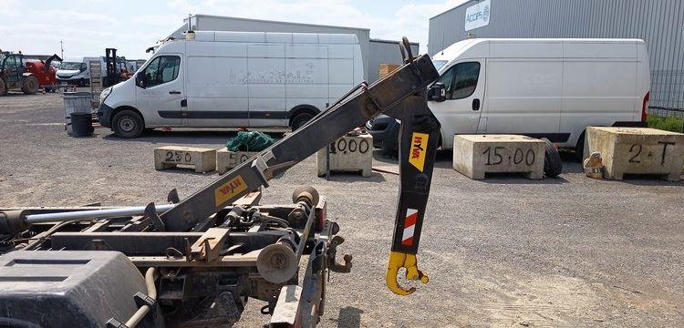 IVECO DAILY 6 CCB 35C16 3,0D 16V 160 CV  EQUIPE BRAS AMPLIROL + 3 BENNES BLANC GB-958-PW