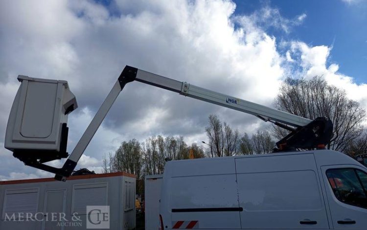 RENAULT MASTER L2H2  NACELLE KLUBB  KL32 – 12 METRES – DIESEL – 680 HEURES – ANNEE 2022 BLANC GG-770-QB