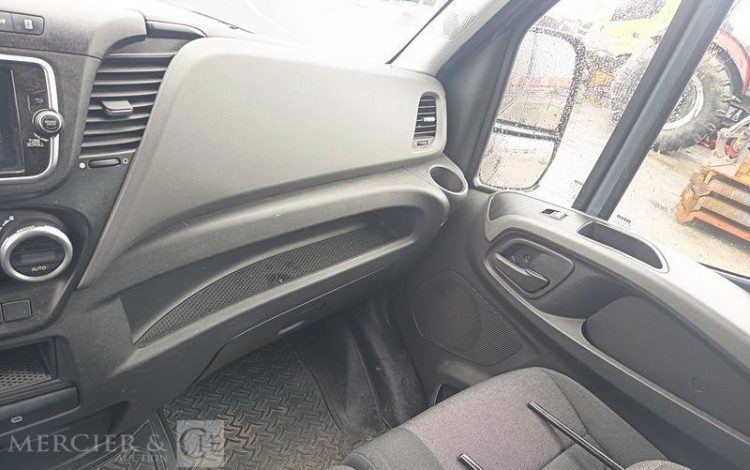 IVECO DAILY VI 35S14 2.3 D 16V 136 cv – DIESEL – 49456 KMS – ANNEE 2023 NOIR GQ-250-DL