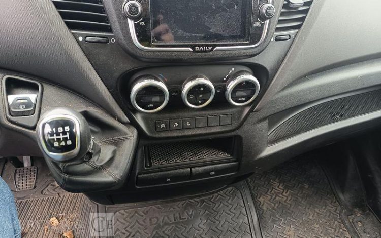 IVECO DAILY VI 35S14 2.3 D 16V 136 cv – DIESEL – 49456 KMS – ANNEE 2023 NOIR GQ-250-DL