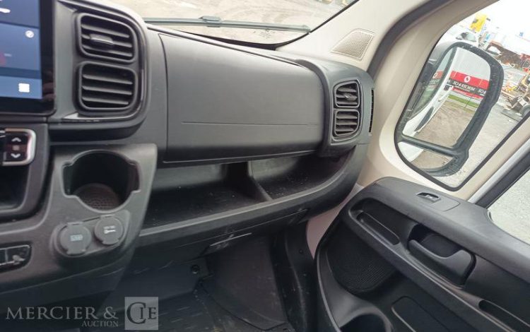 FIAT DUCATO PLATEAU 3.5 MAXI XL 2.2 180CH PACK TECHNO PREMIUM- 8904 KMS – ANNEE 2024 BLANC GX-276-YQ