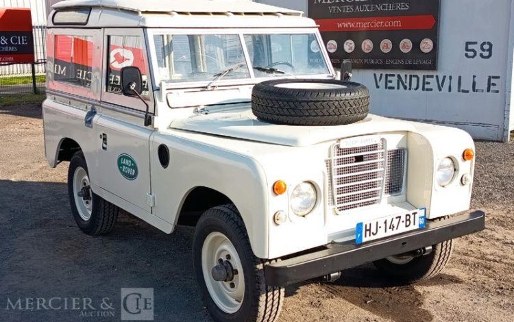 LAND ROVER LAND 88 2.2 Break  74CV – ESSENCE – 57138 KMS – ANNEE 1979 BLANC HJ-147-BT