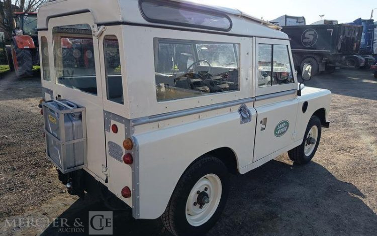 LAND ROVER LAND 88 2.2 Break  74CV – ESSENCE – 57138 KMS – ANNEE 1979 BLANC HJ-147-BT